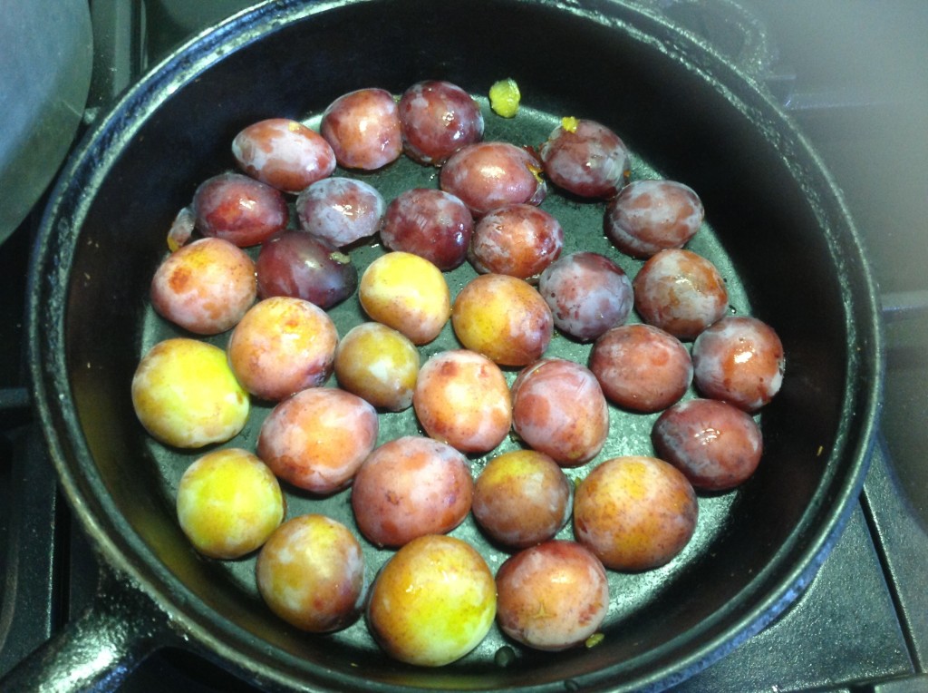 Roasted plums