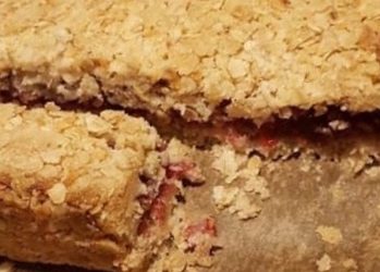 Jammy Flapjack. This vegan oat bar can be savoury too
