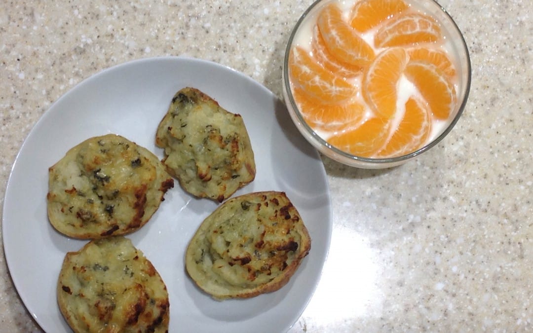 Christmas Meal Plan – Stilton Jackets with Clementines & Yogort for pudding, 73p each